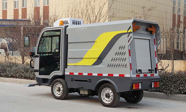 濟(jì)南百易高壓清洗車日常使用注意事項(xiàng)