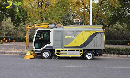 多功能樹葉收集車，非落葉季節(jié)能做什么？