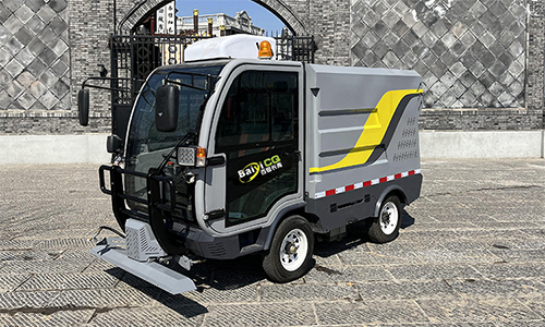 純電動(dòng)四輪高壓清洗車天氣炎熱也能安逸工作