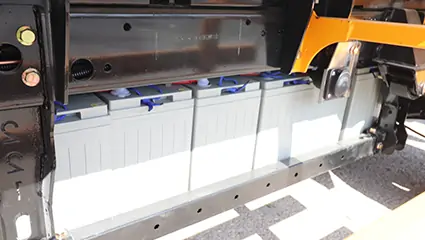 八桶式垃圾清運車BY-L8動力系統(tǒng)