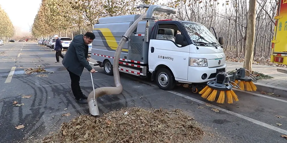 純電動樹葉收集車，樹葉收集車，落葉收集車，吸葉機